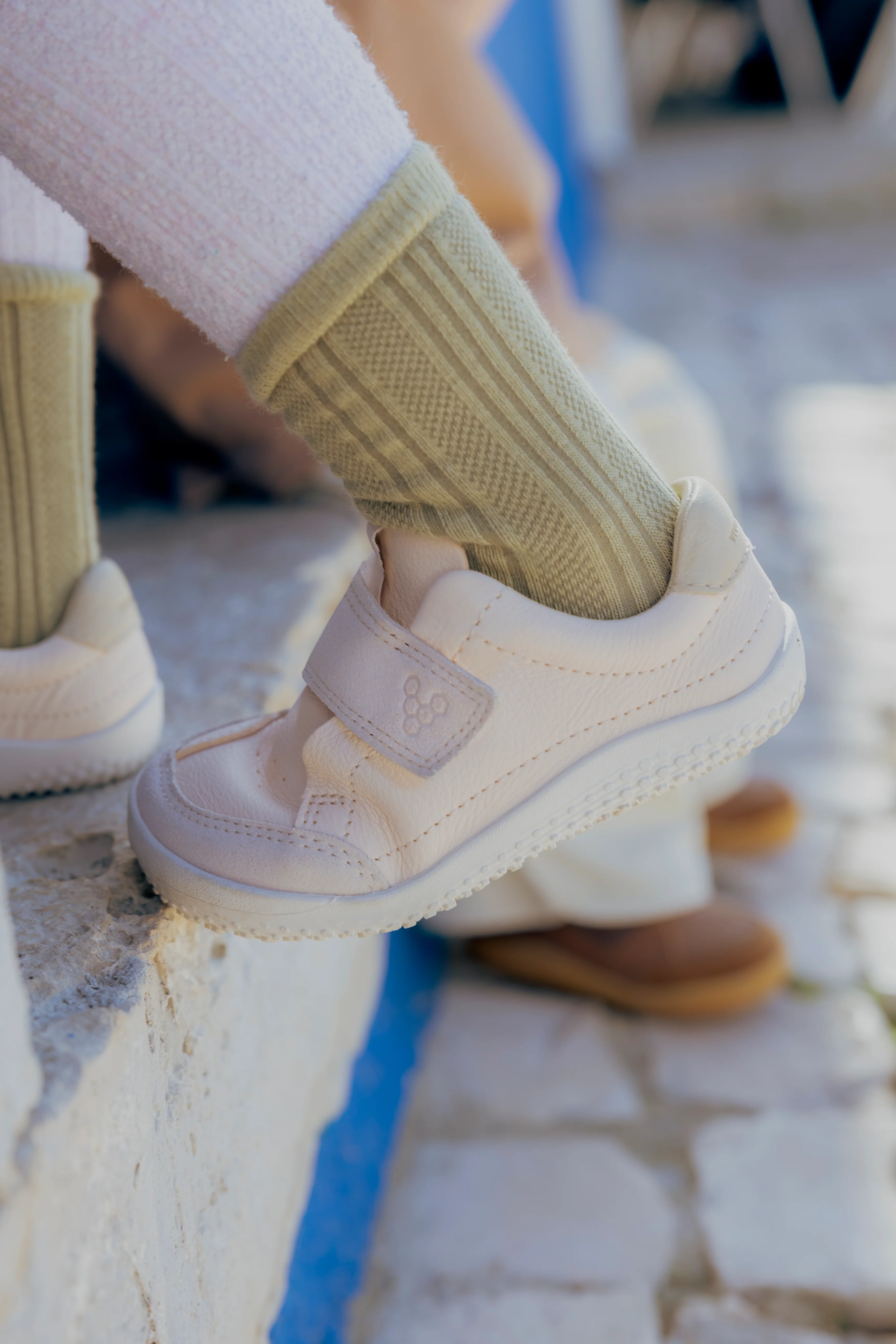Vivobarefoot Gobi Sneaker Kids - Limestone - Image 3